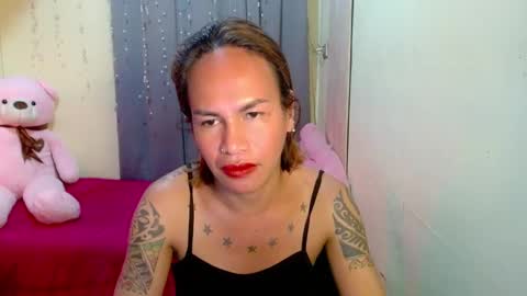 Snapshot of indaypakay_ts chatting on February 27, 5:29 am Pakay online show from February 27, 5:29 am