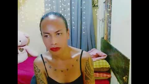 Snapshot of indaypakay_ts chatting on October 11, 6:51 am Pakay online show from October 11, 6:51 am