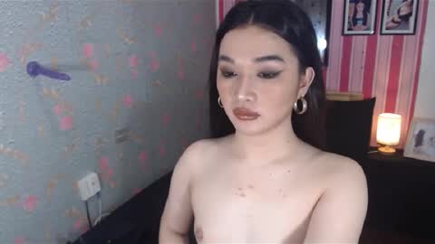 indestructabletrixie online show from March 3, 1:12 pm