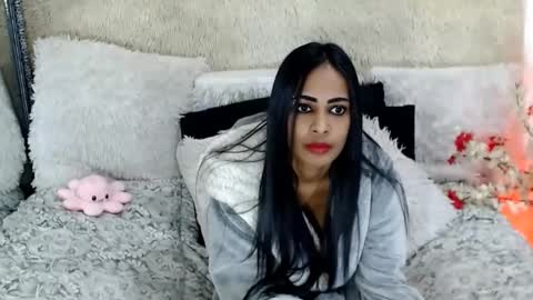 Jazmin online show from October 19, 3:11 am