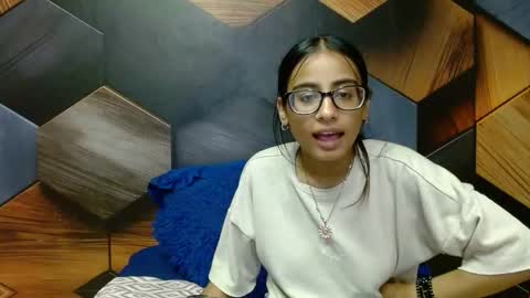 Armani online show from February 6, 1:43 pm