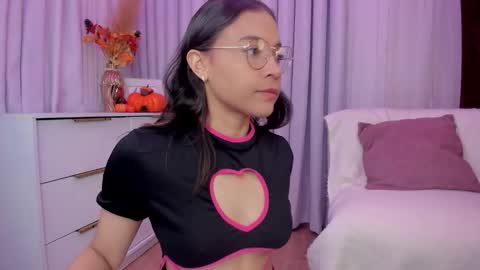 Snapshot of indiancutie_ chatting on October 20, 2:44 pm MIA online show from October 20, 2:44 pm