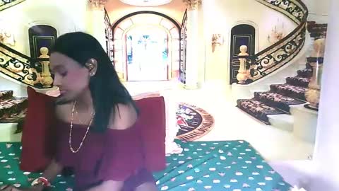Snapshot of indianlovebug chatting on December 27, 7:03 pm Leah online show from December 27, 7:03 pm