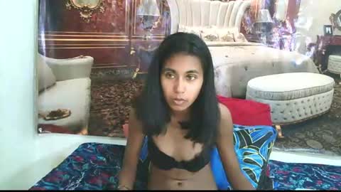 Zoe online show from July 11, 11:35 am