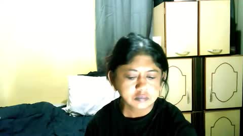 indianpleasures21 online show from May 26, 5:24 am