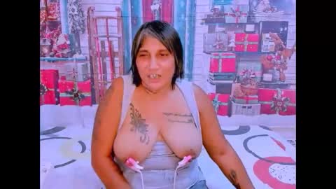 indianroxy27 online show from November 30, 4:47 pm