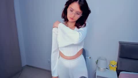 Kira online show from November 21, 4:10 am