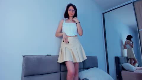 Kira online show from November 25, 4:33 am