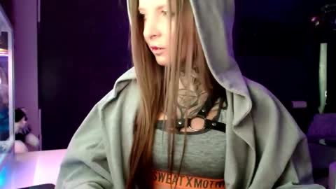 Snapshot of inesdesire chatting on February 16, 8:10 am InesDesire online show from February 16, 8:10 am