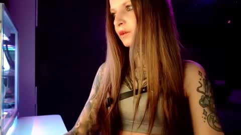 Snapshot of inesdesire chatting on February 11, 9:14 pm InesDesire online show from February 11, 9:14 pm