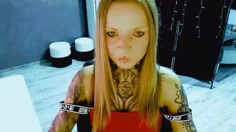 Snapshot of inesdesire chatting on October 8, 5:41 pm InesDesire online show from October 8, 5:41 pm