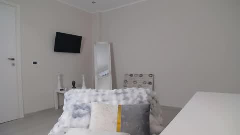 InesNova online show from April 3, 5:14 am