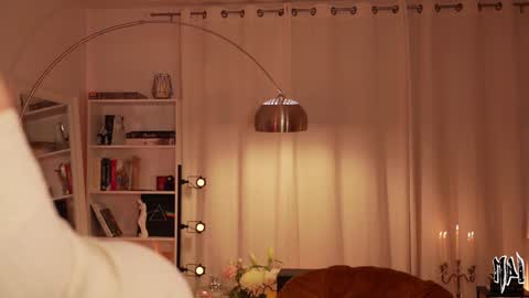 MAL ---  online show from March 23, 1:54 am