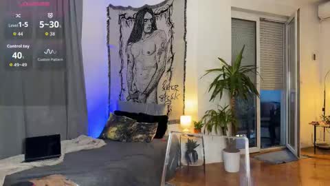 Xenia online show from November 18, 3:04 pm