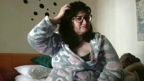 inna46_ online show from April 10, 11:15 am