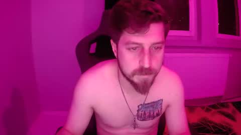 innocenntdevill40 online show from May 1, 10:04 pm
