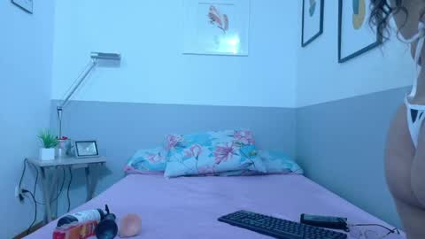 innocenthazel online show from March 22, 12:42 pm