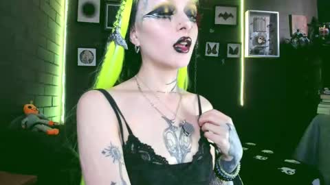 Snapshot of insania_999 chatting on February 19, 4:44 pm SANIA online show from February 19, 4:44 pm