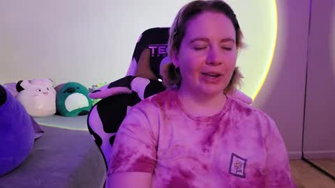 Faye online show from December 21, 2:36 pm