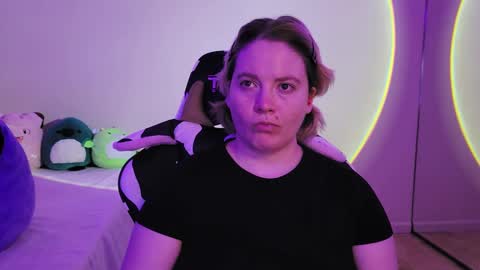 Faye online show from December 16, 1:11 pm