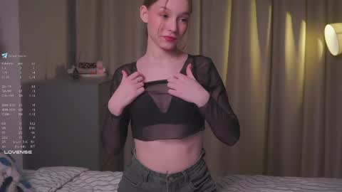 Avie online show from April 16, 9:39 pm