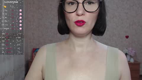 Snapshot of irenlarasani chatting on October 7, 6:42 am IrenLarasani online show from October 7, 6:42 am