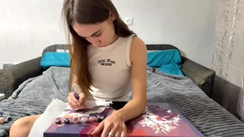 Evie online show from October 9, 9:26 am