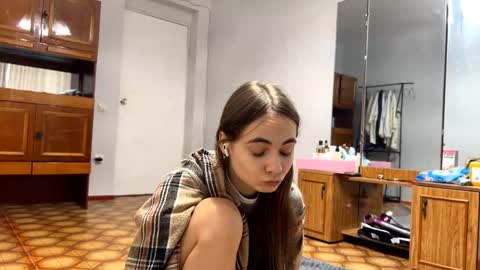 Evie online show from September 18, 10:41 am