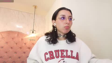 Snapshot of iris_77 chatting on September 26, 7:11 pm iris_77 online show from September 26, 7:11 pm