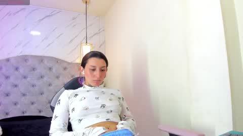 Snapshot of iris_77 chatting on October 8, 7:42 pm iris_77 online show from October 8, 7:42 pm