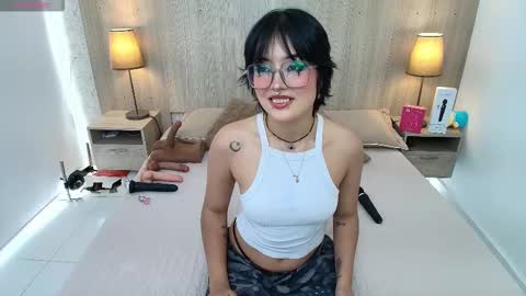 Iris online show from March 6, 7:57 pm