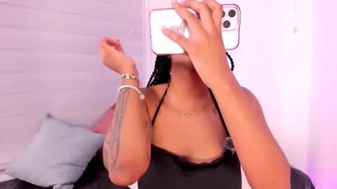 iris_hottt0 online show from April 2, 11:55 pm