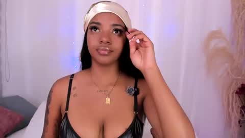 iris_hottt0 online show from March 22, 9:30 pm