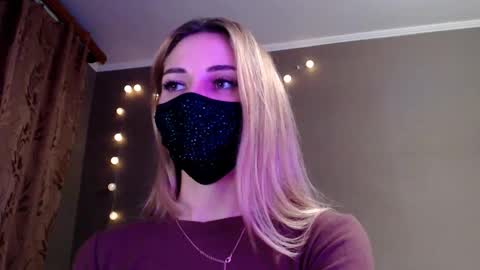 Lily online show from November 30, 7:32 pm