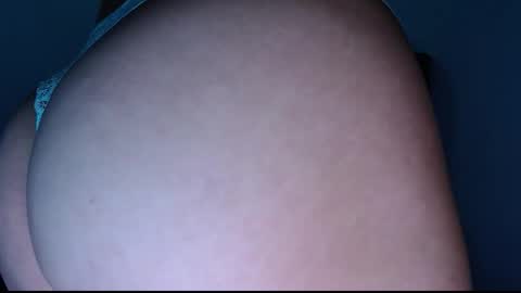 Iris Luna  online show from January 8, 2:50 am