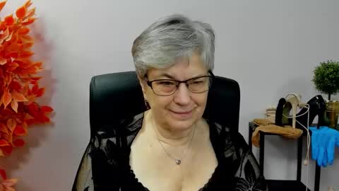 I R I S online show from November 19, 7:18 am