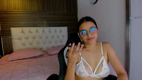 Iris Fyre  online show from May 31, 6:09 pm