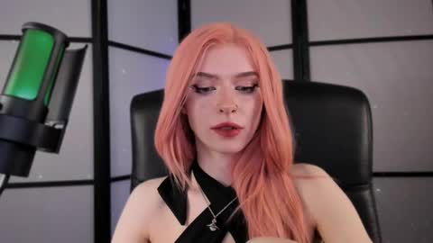 Snapshot of irisice chatting on February 27, 2:21 pm Miss Iris Fansly Miss Iris new inst. online show from February 27, 2:21 pm