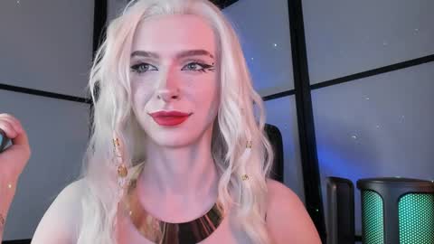 Snapshot of irisice chatting on January 6, 10:47 pm Miss Iris Fansly Miss Iris new inst. online show from January 6, 10:47 pm