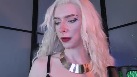Snapshot of irisice chatting on January 5, 10:40 pm Miss Iris Fansly Miss Iris new inst. online show from January 5, 10:40 pm