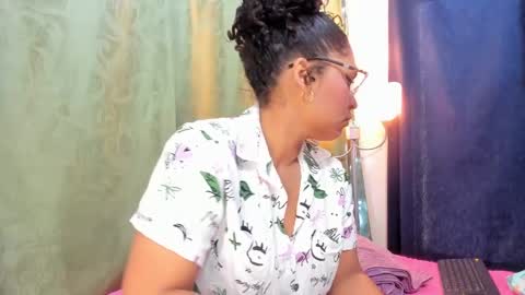 Snapshot of iriss_25 chatting on February 19, 11:49 am iris online show from February 19, 11:49 am