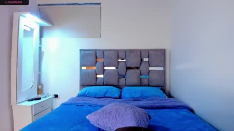 Snapshot of iriss_25 chatting on October 7, 11:17 am iris online show from October 7, 11:17 am