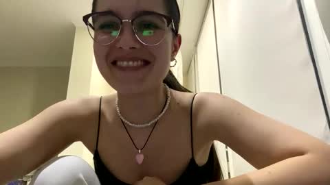 irisss31 online show from May 25, 7:09 pm