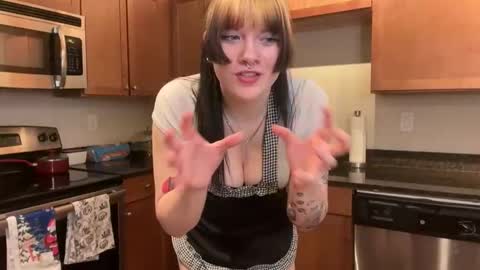 irissweets online show from January 13, 2:08 am