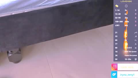 Snapshot of iryna_zeny chatting on December 15, 3:20 pm Yuliana help me to get 100 thumbs up please  online show from December 15, 3:20 pm