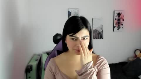 isabella online show from April 16, 8:42 pm