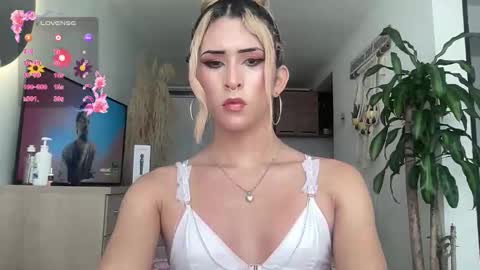 isa__fox_1 online show from March 27, 5:14 pm