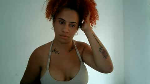 isa_bellaxx23 online show from September 14, 6:42 pm