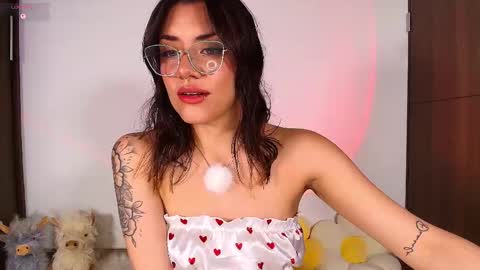 Isabella Laurentt  online show from May 17, 1:37 am