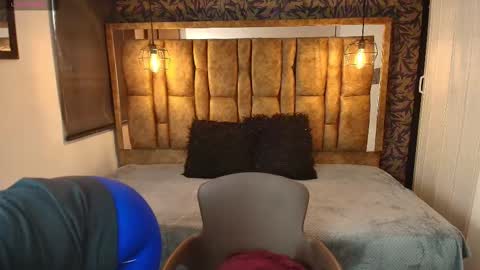  I S A  online show from February 3, 12:09 pm